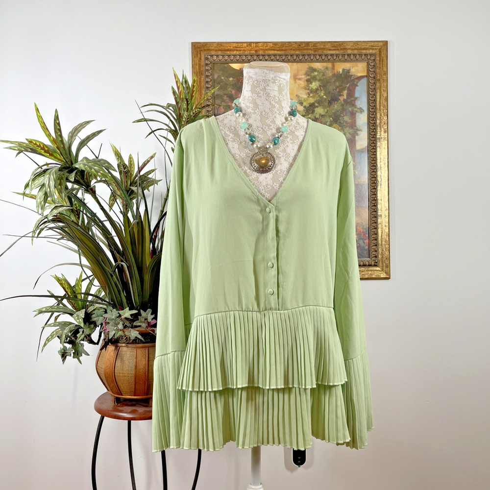 Boohoo Women's 14 Sage Green Pleated Ruffle Hem Bell Sleeve Blouse Top Romantic
